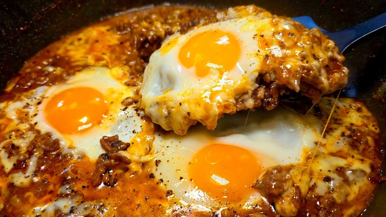 やけくそロコモコ|ワンパンで作る簡易デミグラスのチーズロコモコ