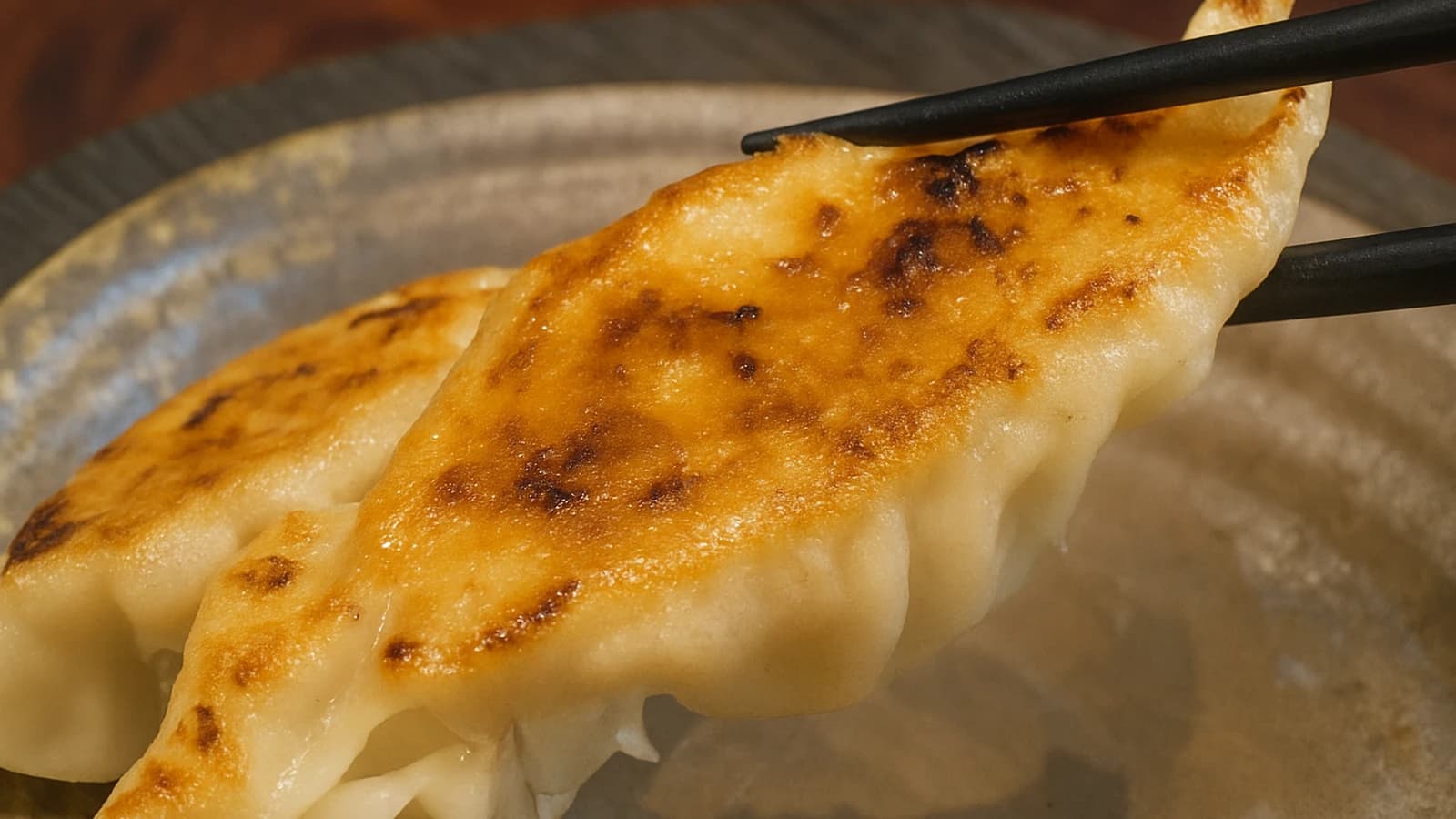 お待たせしました!これぞ王道【焼き餃子】の作り方